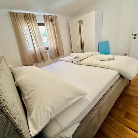 Lägenhet Novigrad Holiday *